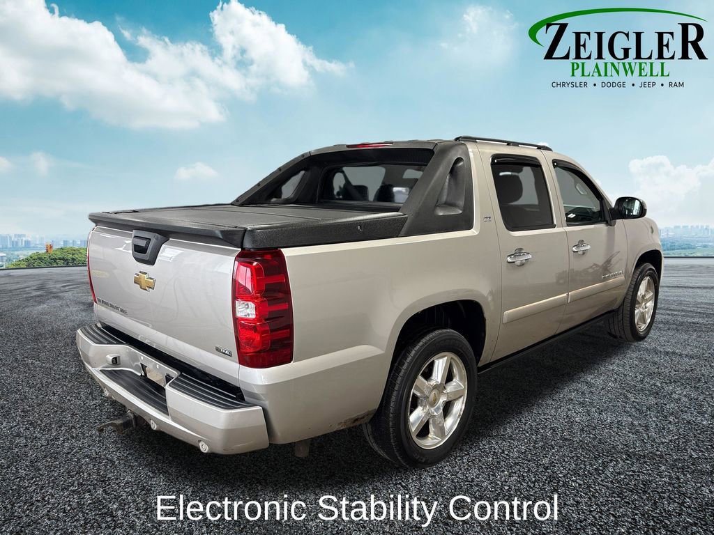 Used 2007 Chevrolet Avalanche LTZ w/ LTZ Preferred Equipment Group image 5