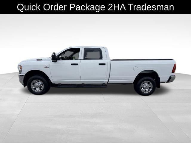 Used 2024 RAM 2500 Tradesman w/ Chrome Appearance Group AWD/4WD image 4