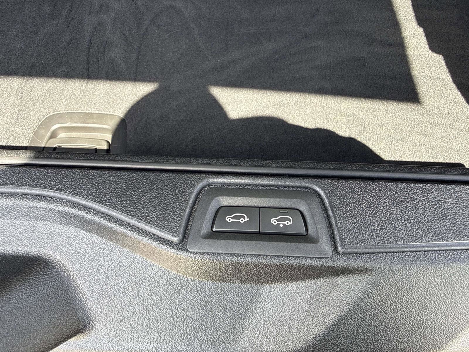 Used 2023 BMW X7 M60i w/ Executive Package AWD/4WD image 40