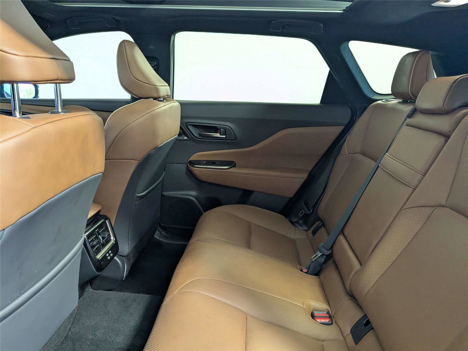 Certified 2025 Toyota Crown Signia w/ Advanced Technology Package AWD/4WD image 36