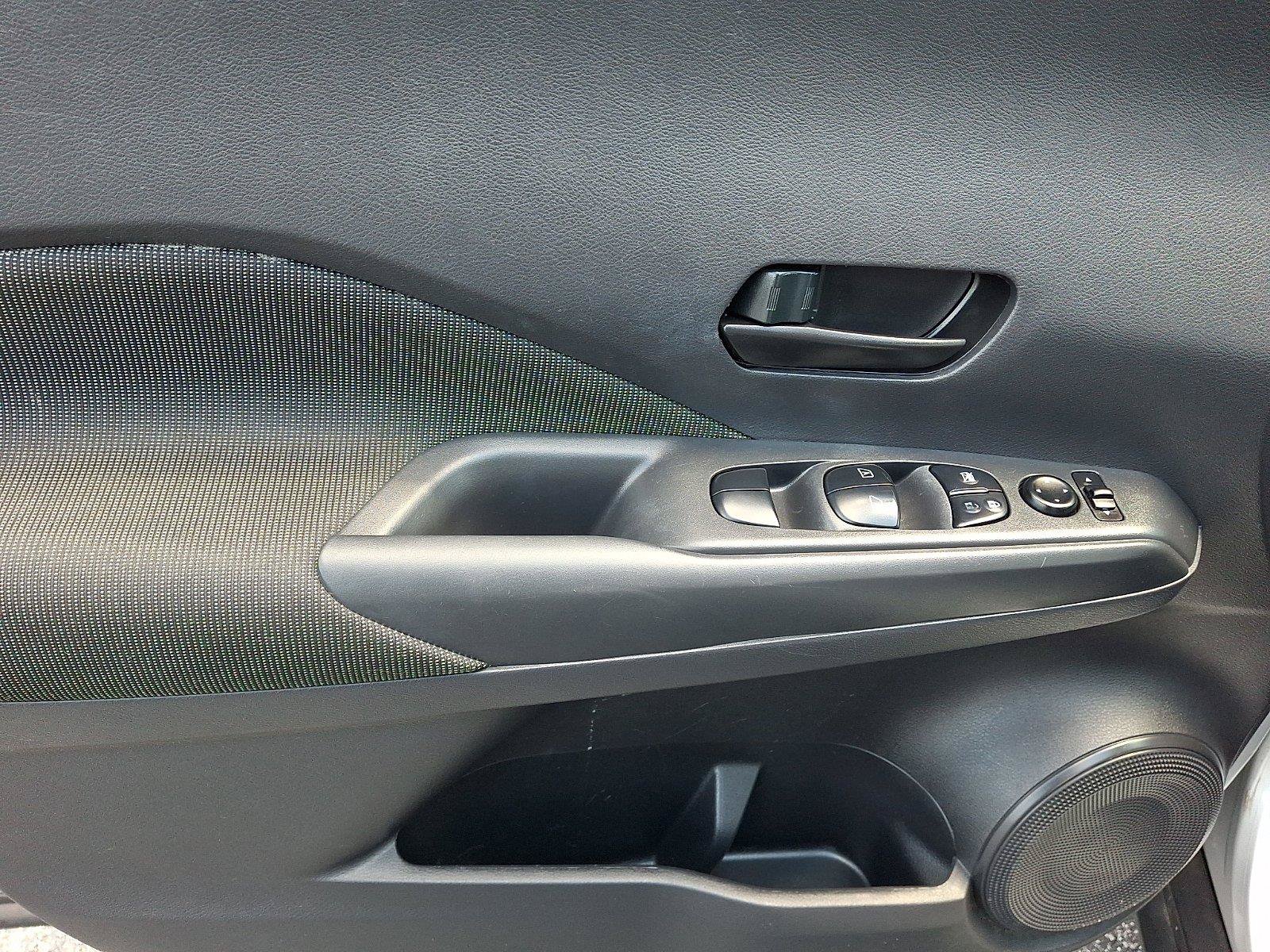 Used 2019 Nissan Kicks S FWD image 15