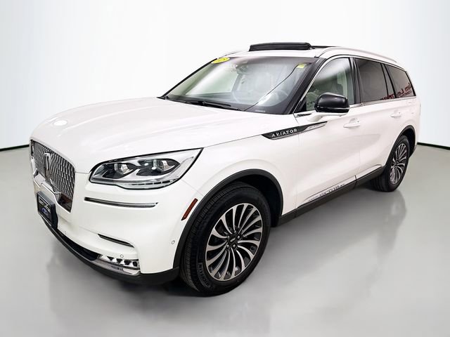 Used 2023 Lincoln Aviator Reserve w/ Equipment Group 201A image 3