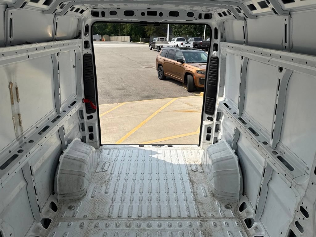 Used 2025 RAM ProMaster 2500 w/ Convenience Group FWD image 19