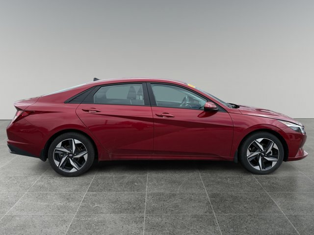 Used 2023 Hyundai Elantra SEL w/ Convenience Package image 6