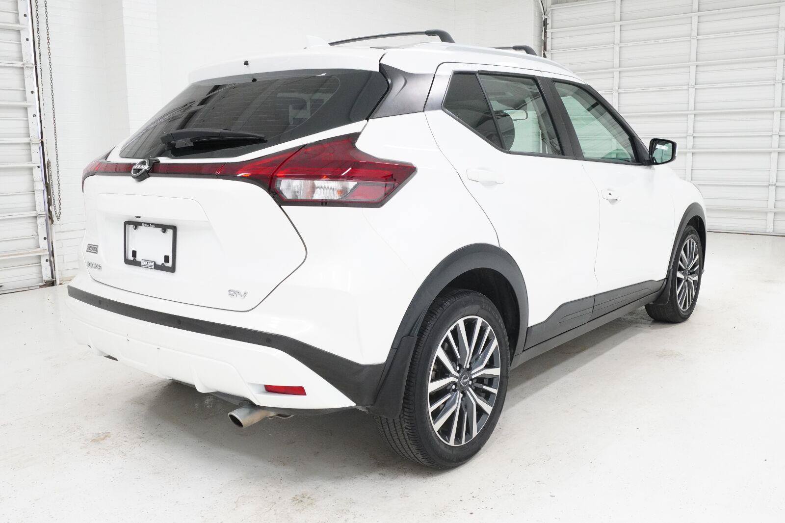 Used 2023 Nissan Kicks SV w/ Exterior Package FWD image 28