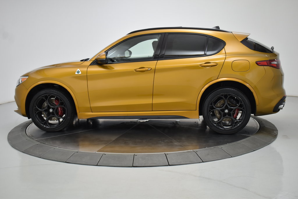 Used 2022 Alfa Romeo Stelvio Quadrifoglio w/ Active Assist Plus Package AWD/4WD image 21