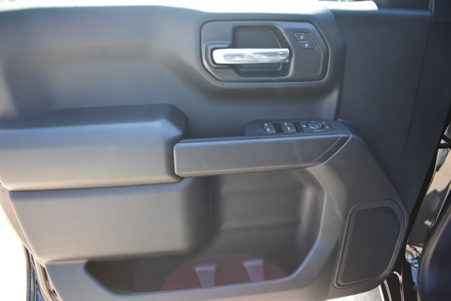 New 2026 Chevrolet Silverado 1500 Custom w/ LPO, Dark Essentials Package AWD/4WD image 15