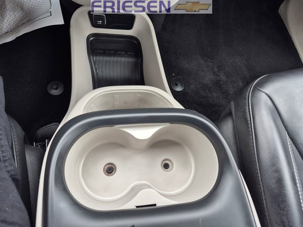 Used 2023 Chrysler Pacifica Touring-L image 21