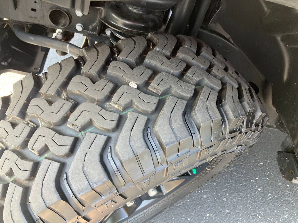 Used 2025 Jeep Wrangler Sport AWD/4WD image 30