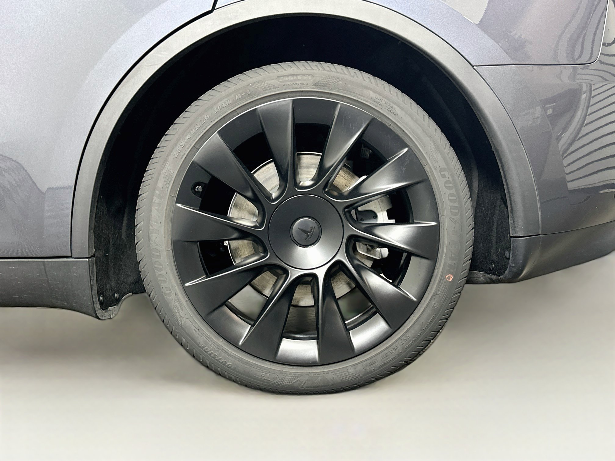 Used 2023 Tesla Model Y 2WD image 11