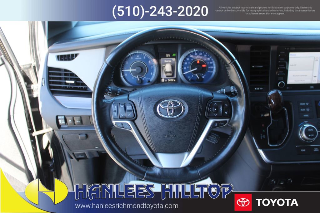 Used 2018 Toyota Sienna Limited w/ Carpet Mat Package image 22