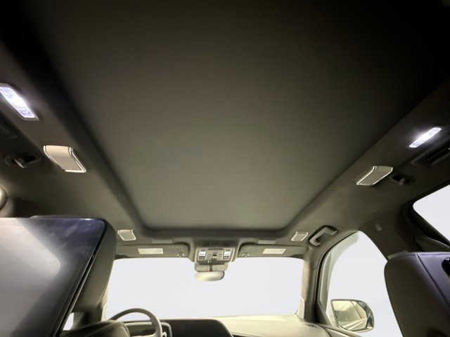 Used 2021 Cadillac Escalade Premium Luxury Platinum image 18