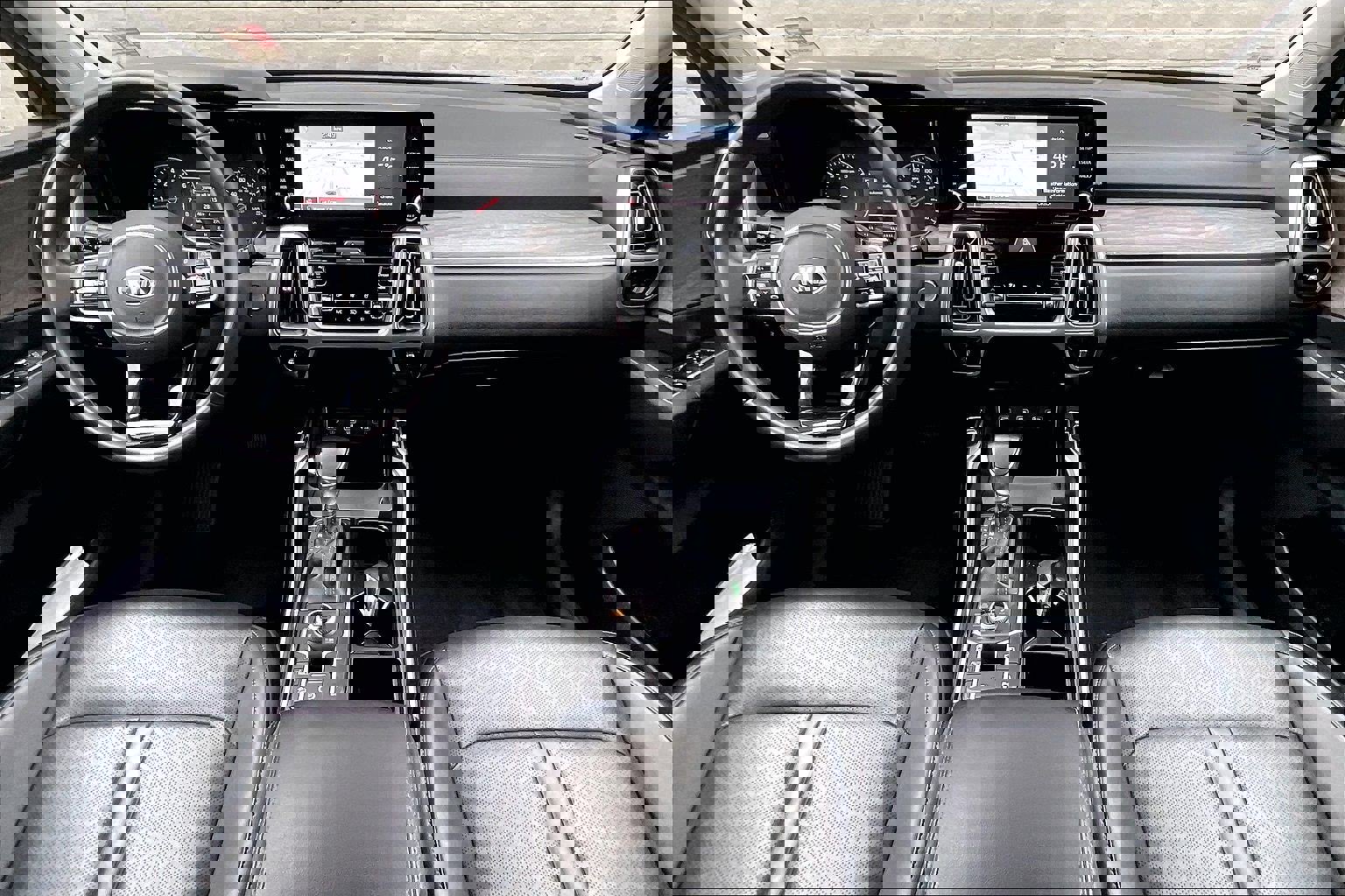 Used 2021 Kia Sorento EX w/ EX AWD X-Line Package image 15