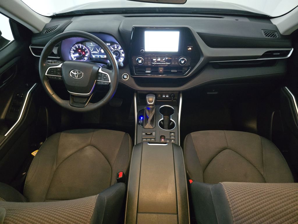 Used 2024 Toyota Highlander LE image 14
