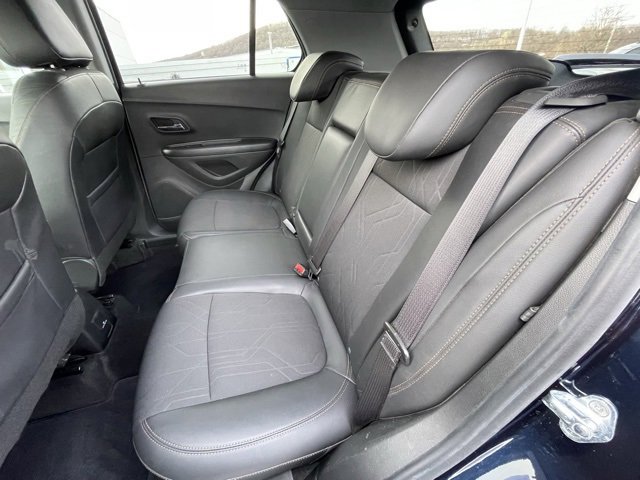 Certified 2022 Chevrolet Trax LT w/ LT Convenience Package image 34