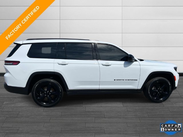 Certified 2025 Jeep Grand Cherokee L Limited w/ Black Appearance Package AWD/4WD image 3