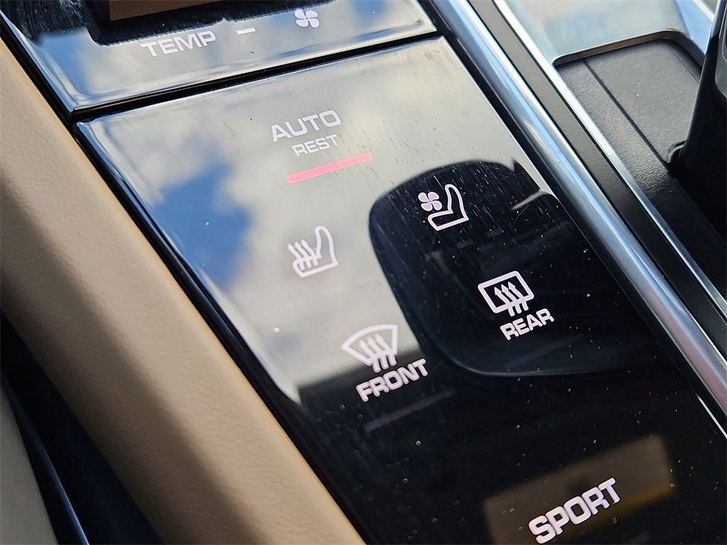 Used 2021 Porsche Cayenne Turbo image 19