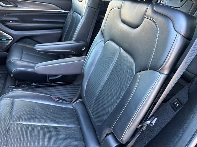 Used 2021 Jeep Grand Cherokee L Overland w/ Luxury Tech Group IV AWD/4WD image 10