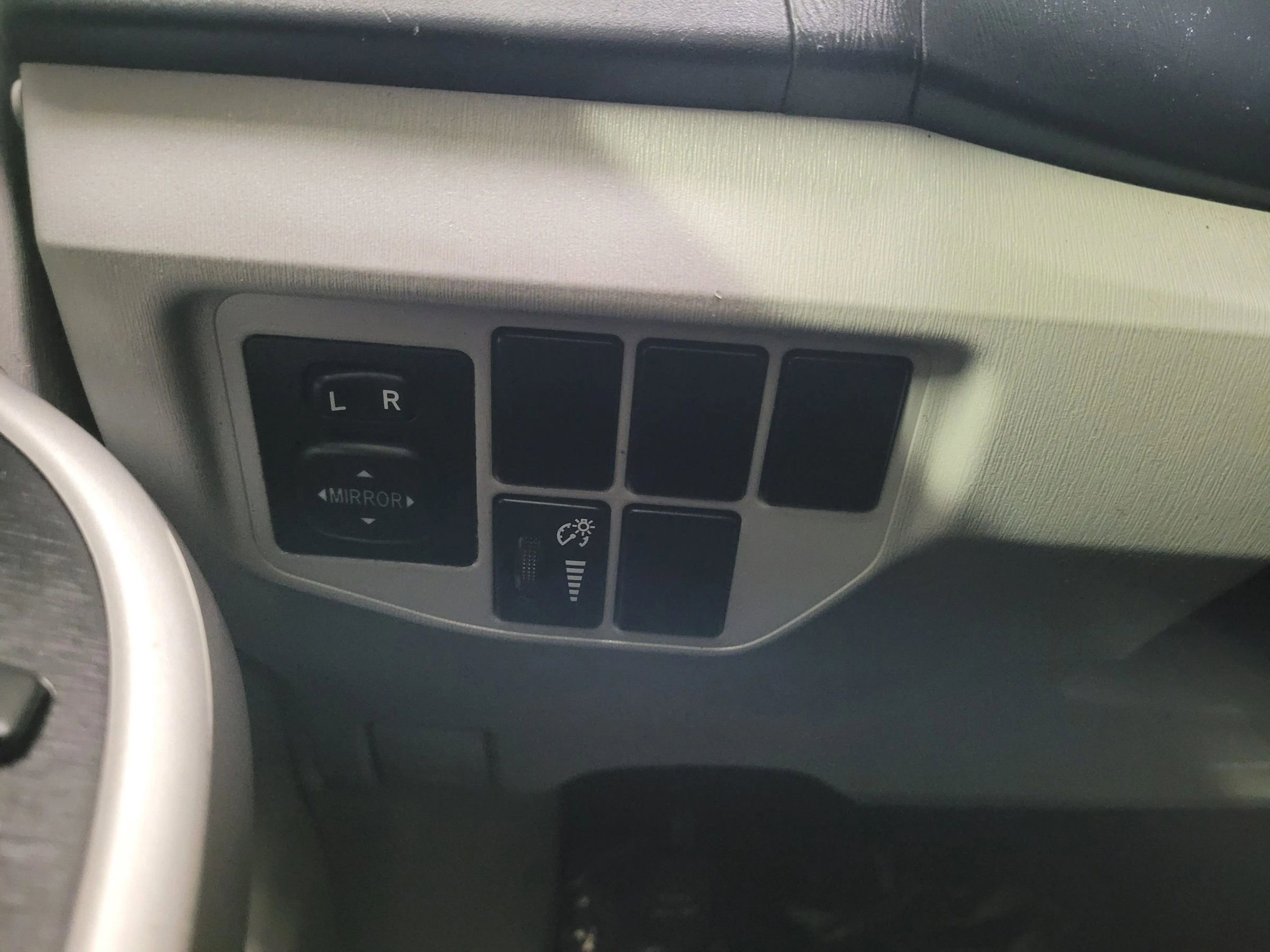 Used 2015 Toyota Prius Two image 23