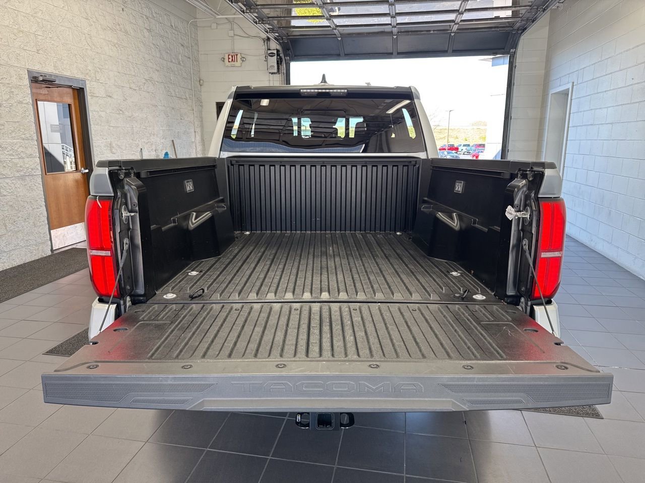 Certified 2024 Toyota Tacoma SR5 w/ SR5 Upgrade Package image 10