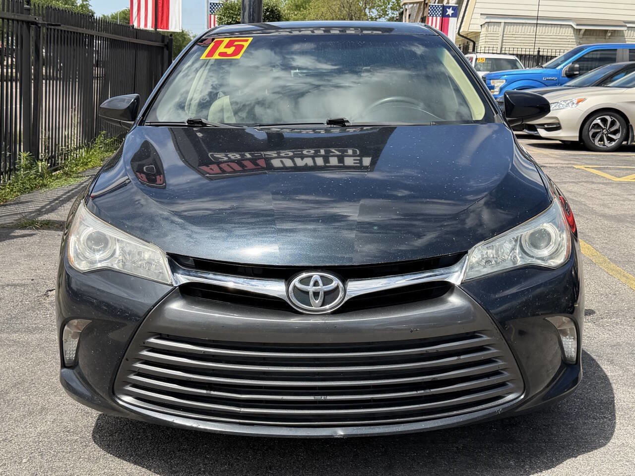 Used 2015 Toyota Camry LE FWD image 10