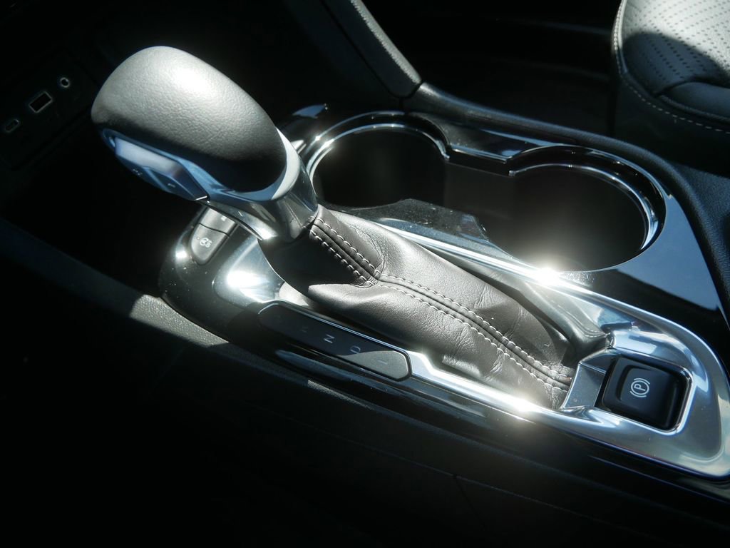 Used 2023 Buick Encore GX Essence w/ Experience Buick Package image 23