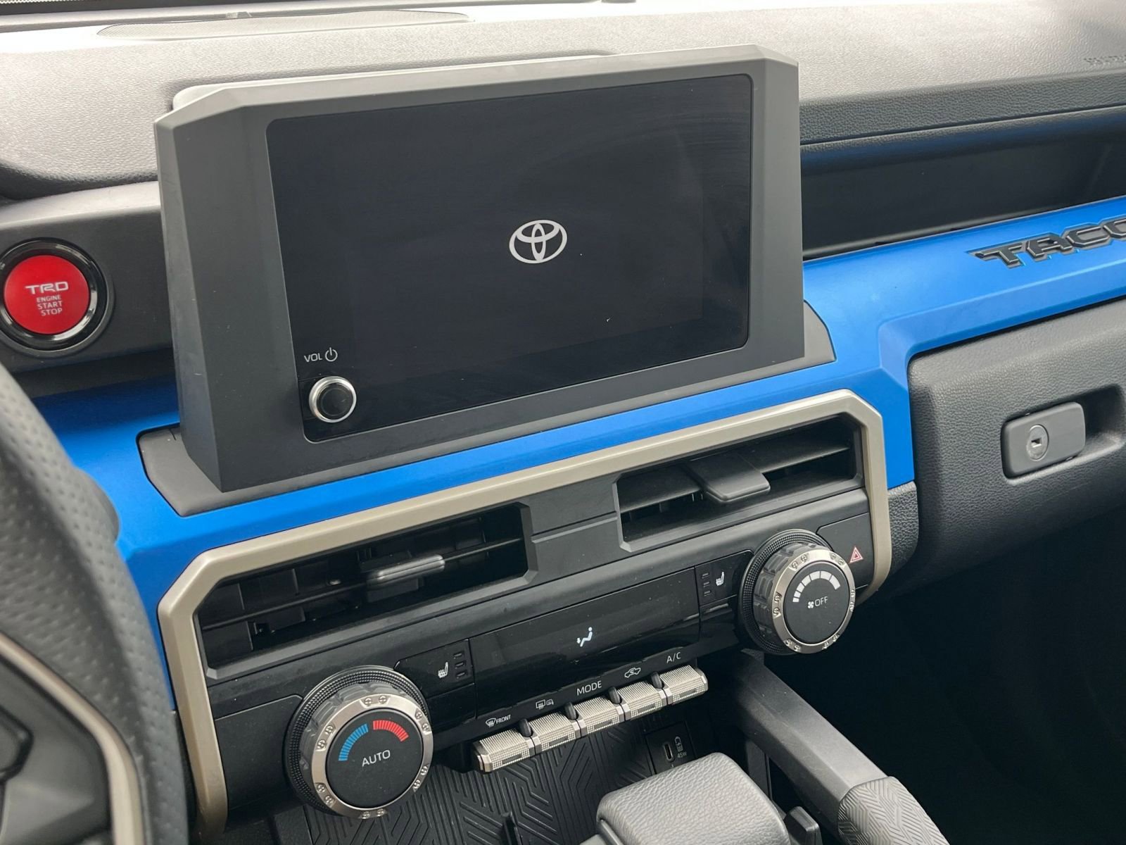 Used 2025 Toyota Tacoma TRD Off-Road AWD/4WD image 20