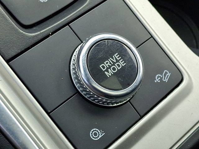Used 2022 Ford Explorer XLT w/ Equipment Group 202A AWD/4WD image 26