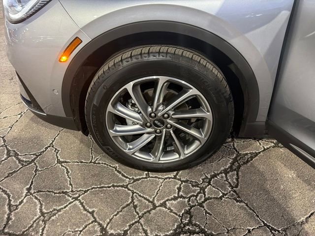 Certified 2024 Lincoln Corsair AWD w/ Equipment Group 102A image 33
