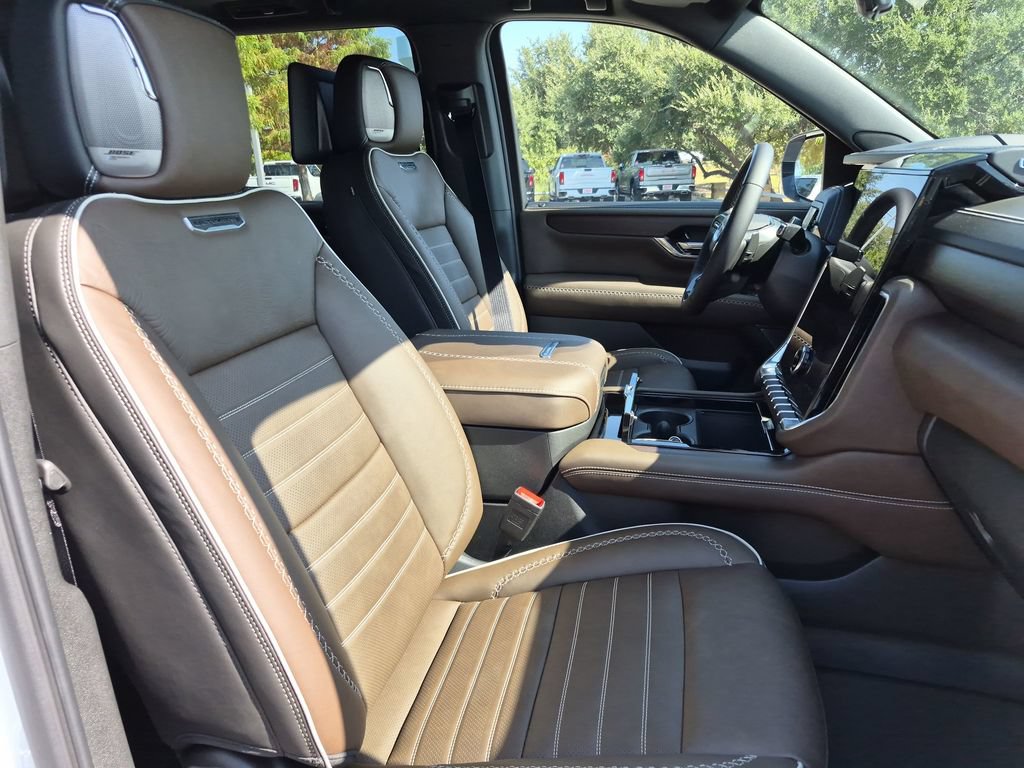 New 2026 GMC Yukon XL Denali Ultimate w/ LPO, Floor Liner Package AWD/4WD image 43