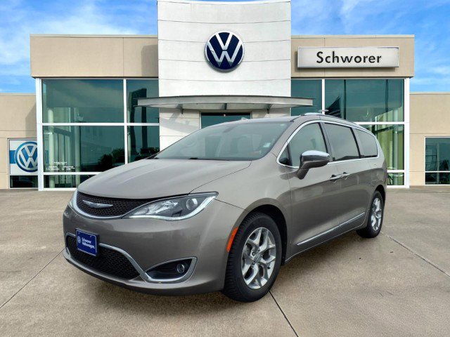 Used 2017 Chrysler Pacifica Limited w/ UConnect Theater Package image 8