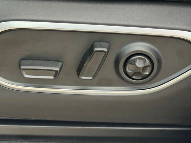 New 2026 Jeep Grand Wagoneer Limited AWD/4WD image 14