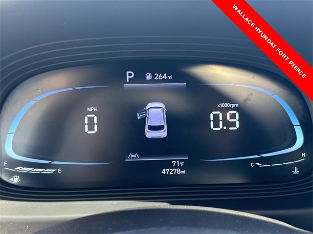 Used 2023 Hyundai Venue SEL image 27