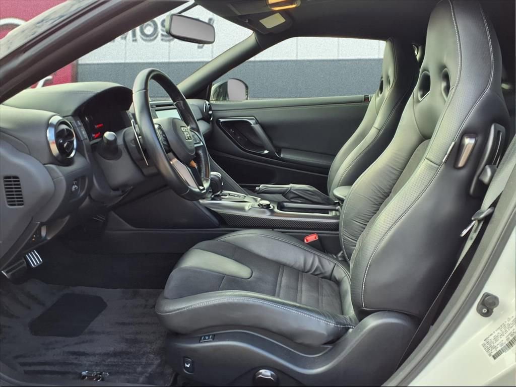 Certified 2021 Nissan GT-R Premium image 15