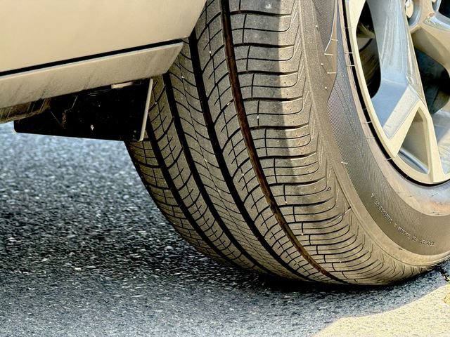 Used 2026 Chevrolet Trax LT w/ Sunroof Package image 18