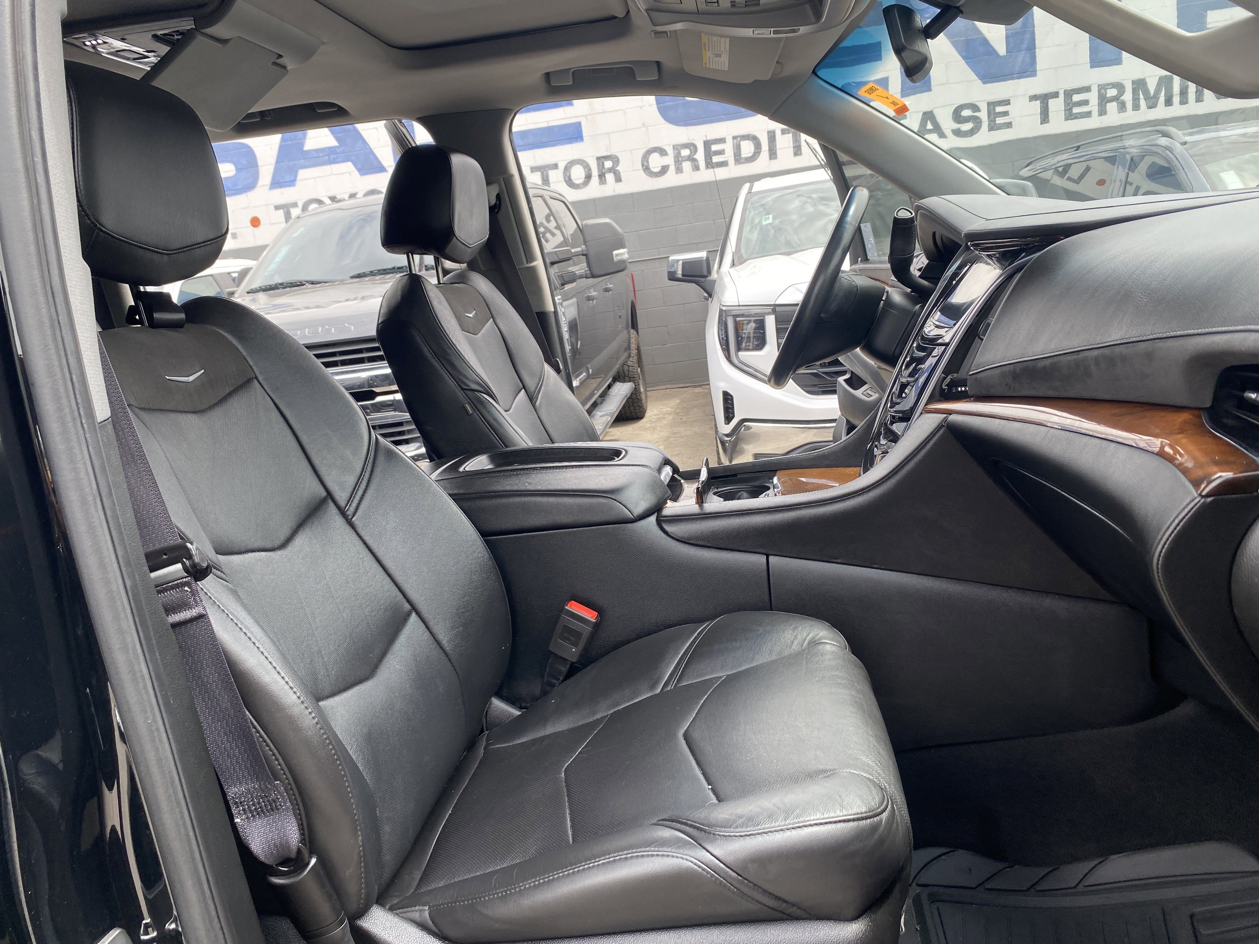 Used 2016 Cadillac Escalade ESV Luxury RWD image 23