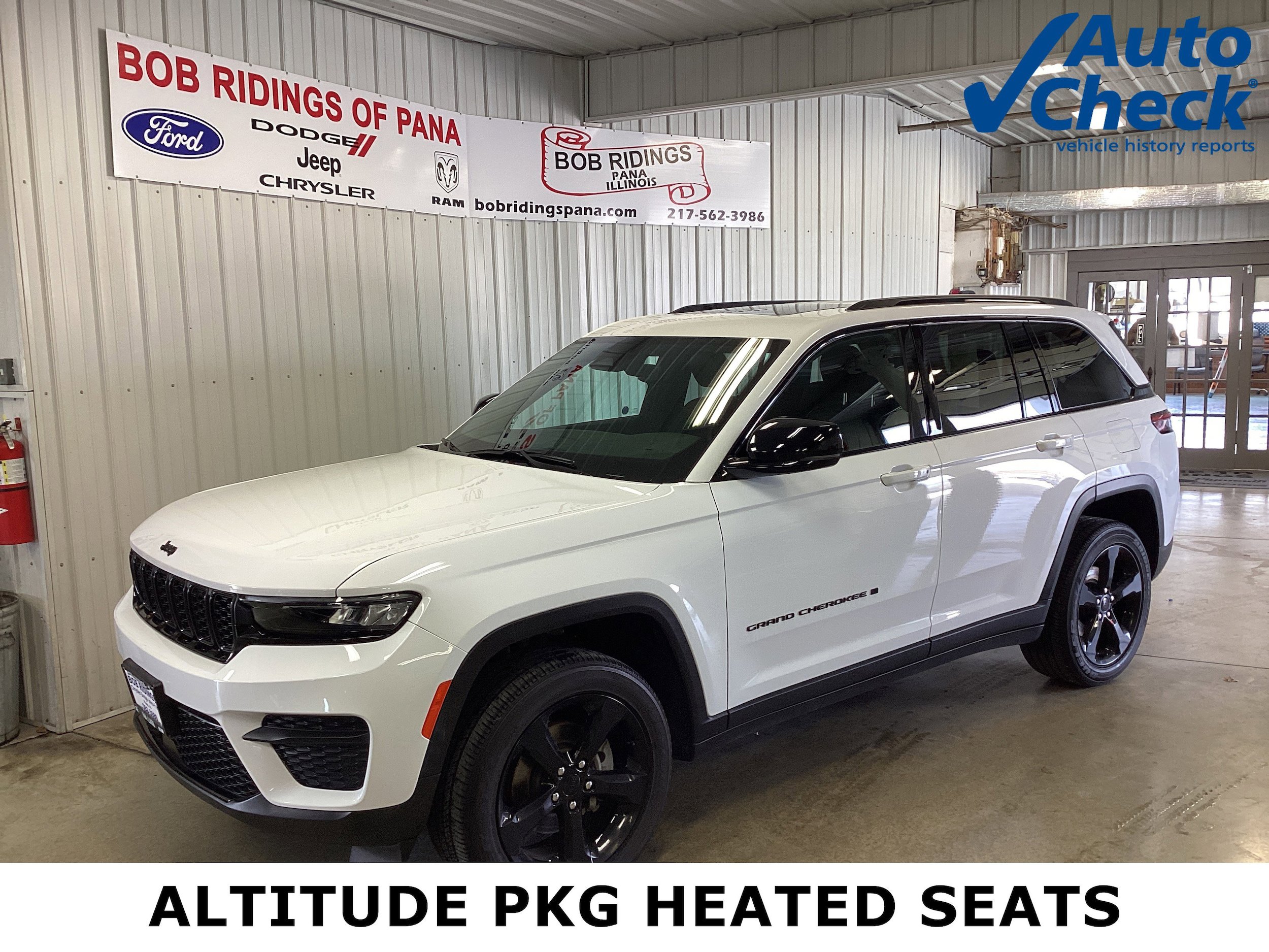 Used 2024 Jeep Grand Cherokee Altitude image 1