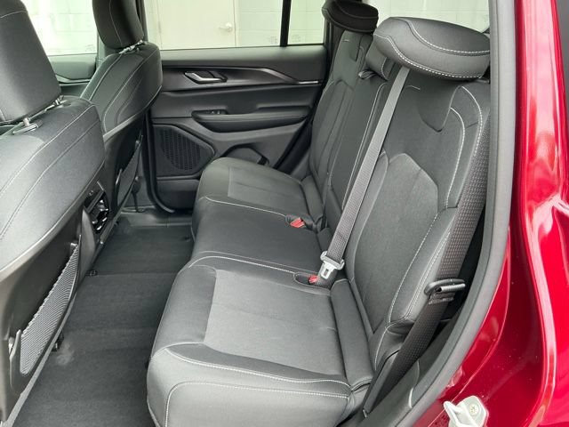 Used 2026 Jeep Grand Cherokee Laredo X AWD/4WD image 12