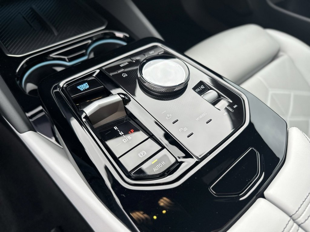 Certified 2024 BMW i5 M60 w/ Premium Package image 37