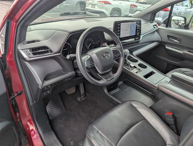 Used 2024 Toyota Sienna XSE AWD/4WD image 10