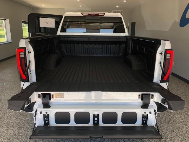 New 2026 GMC Sierra 2500 AT4 w/ Technology Package AWD/4WD image 11