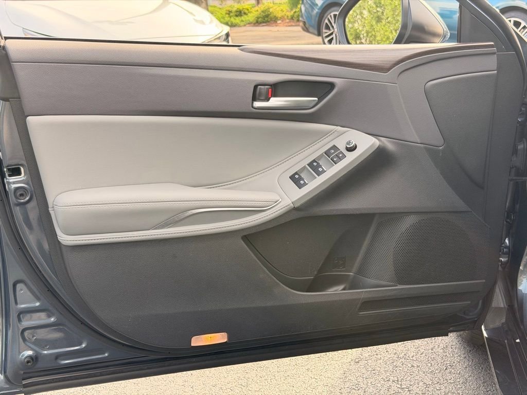 Used 2021 Toyota Avalon XLE w/ Moonroof Package FWD image 24