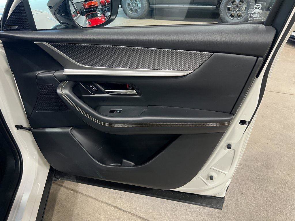 Used 2025 MAZDA CX-70 Plug-In Hybrid w/ Premium Pkg image 40