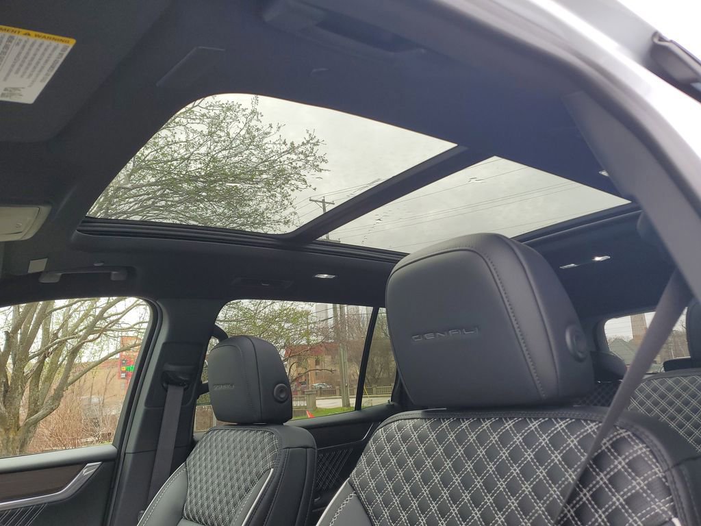 New 2026 GMC Acadia Denali w/ Super Cruise Package image 18