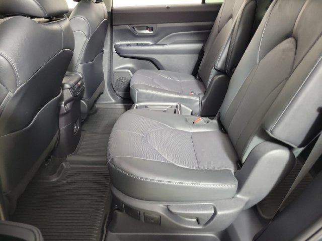 Certified 2026 Toyota Grand Highlander AWD image 12