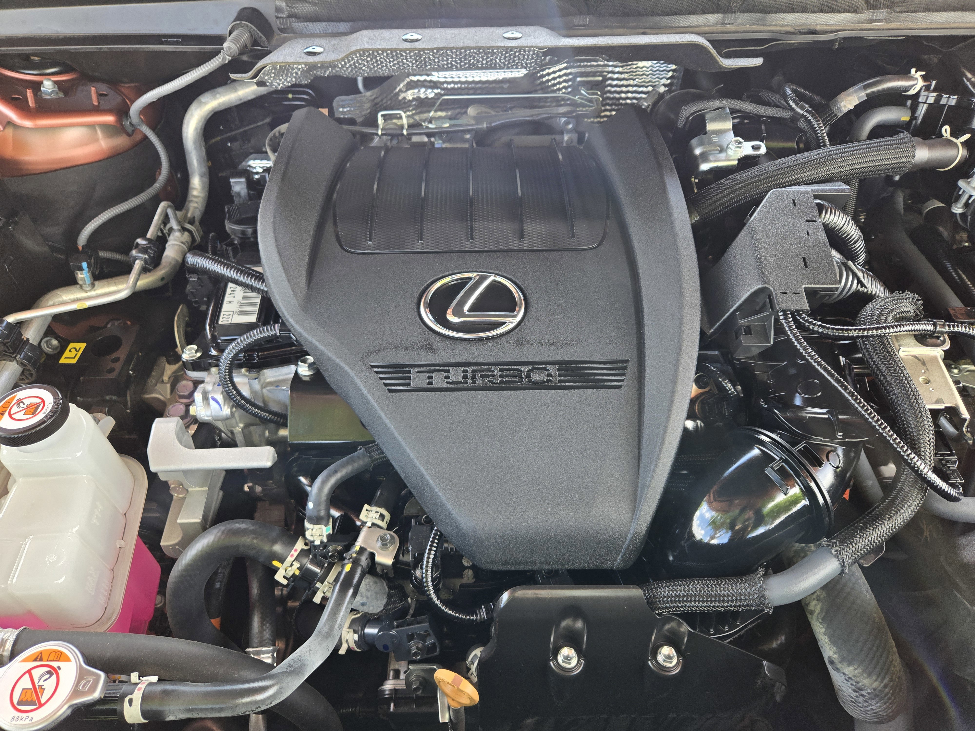 Used 2023 Lexus RX 500h F Sport w/ Cold Area Package AWD/4WD image 31