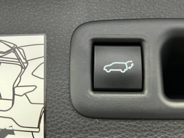 Used 2024 Toyota Highlander XLE AWD/4WD image 14