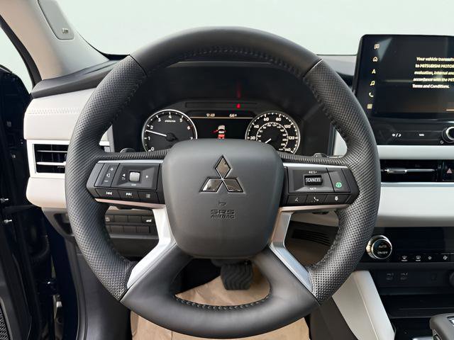 New 2026 Mitsubishi Outlander SE FWD image 16