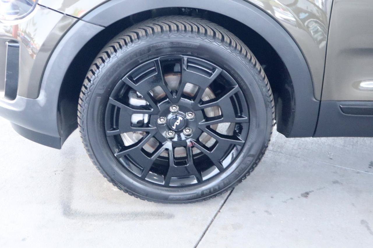 Used 2022 Kia Telluride SX w/ Nightfall Edition Package AWD/4WD image 12