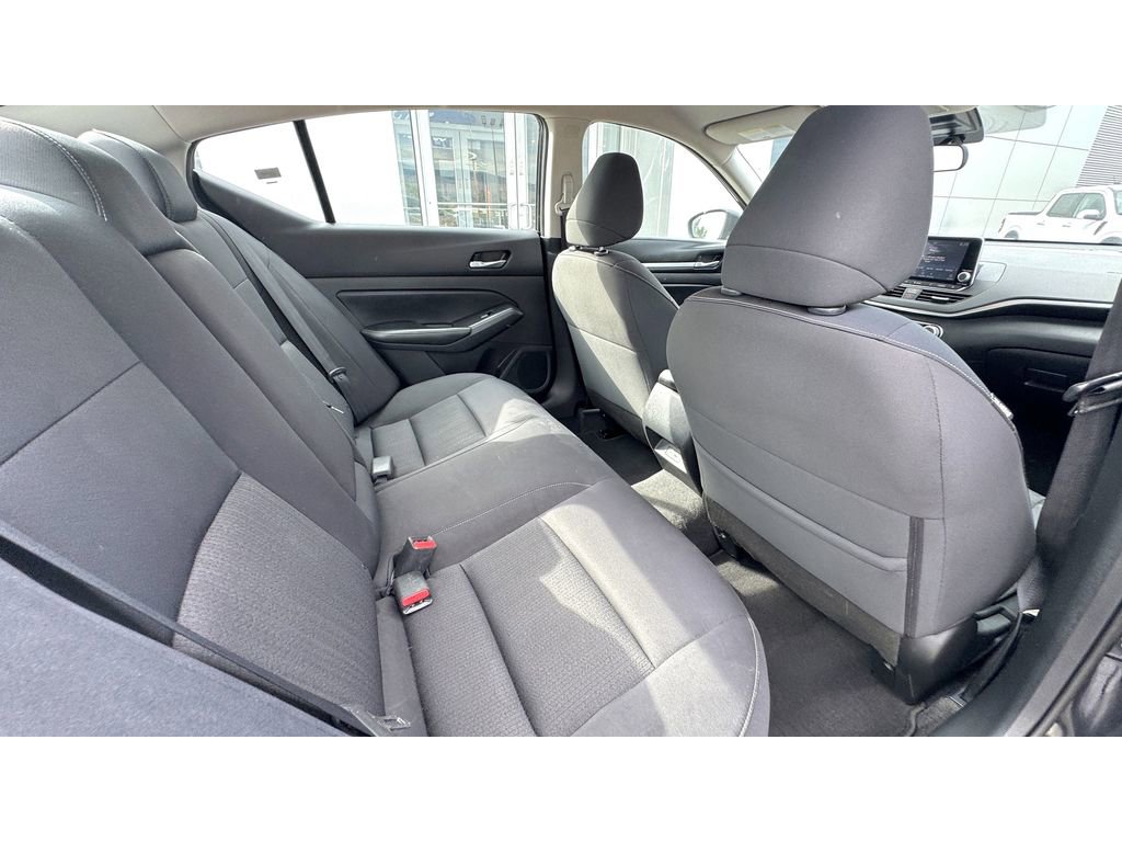 Used 2022 Nissan Altima 2.5 SV image 11